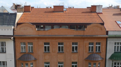 LÁBUS AA - Architektonický ateliér, rekonstrukce a nástavba bytového domu