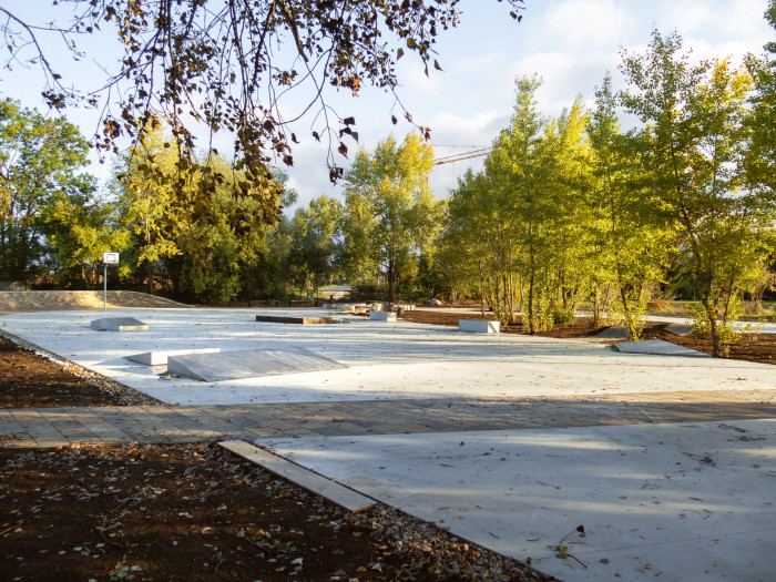 Volnočasový areál v Praze v Čakovicích, U / U Studio.