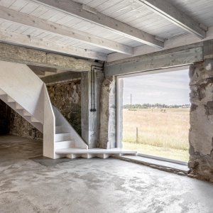 Přeměna stodoly na fotografické studio od Helga Blocksdorf Architektur