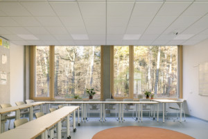 Ve třídě (Nová škola LOŠBATES; SOA architekti)