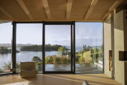 Na ostrově Finnøy vyrostl dům s výhledy na oceán. Navrhla ho architektonická kancelář Helen & Hard.