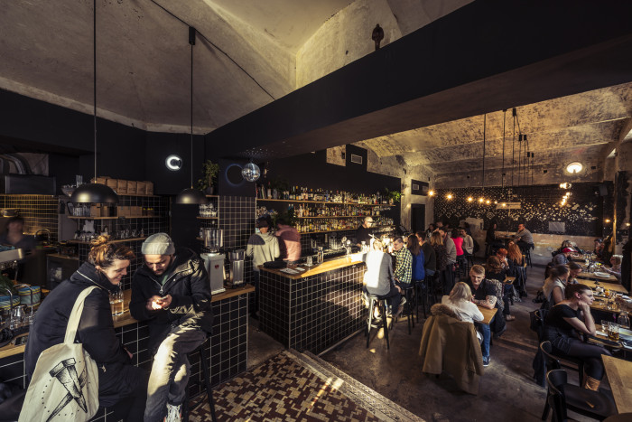 Bar Cobra v Praze od edit! architects