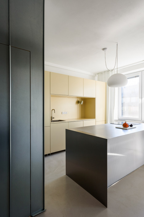 Rekonstrukce interiéru bytu v Bratislavě, Alan Prekop