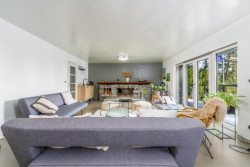 3K Architects zrekonstruovali rekreační chatu na Benešovsku na pozemku s ojedinělým severským rázem