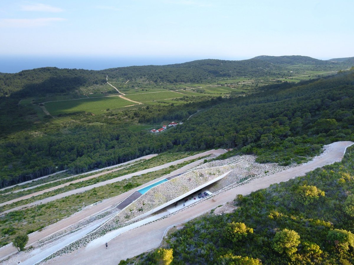 Víkendová vila Issa Megaron na chorvatském ostrově Vis, architekt Davor Matekovic