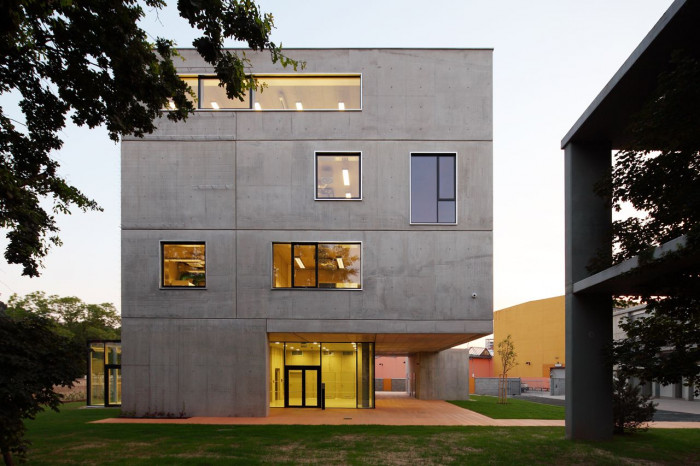 atelier-r, Přístavba laboratoří a počítačového centra CzechGlobe – foto