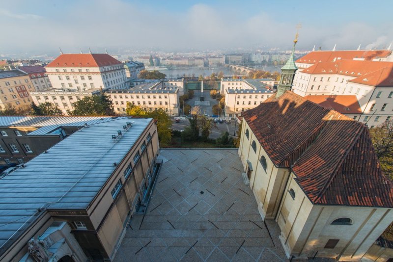 IXA, Piazzetta u kaple sv. Kosmy a Damiána v Emauzích – foto