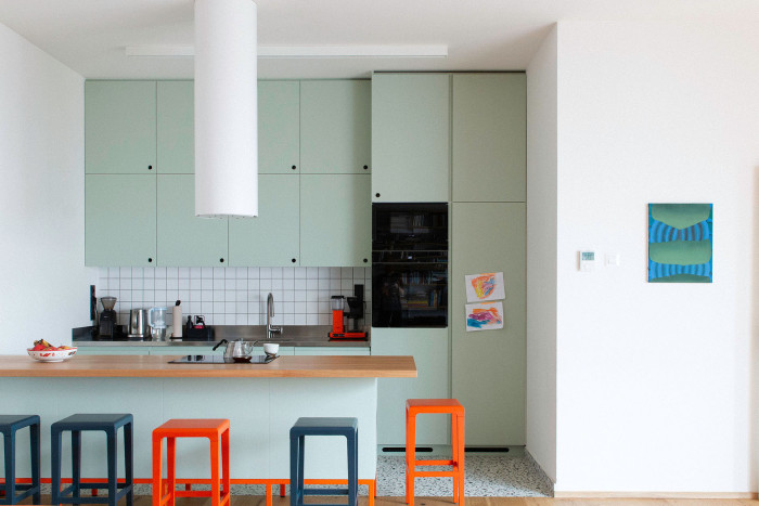 Interiér domu v Lysolajích od Amulet architekti