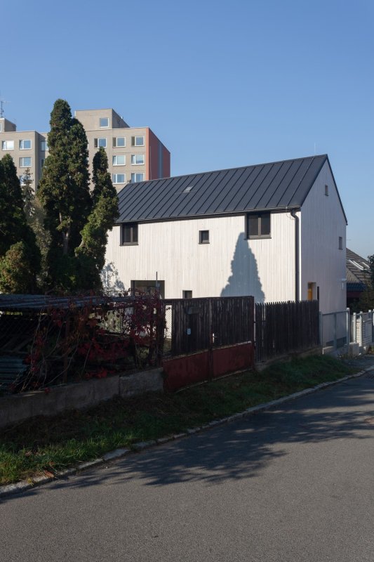 Dům před dvůr, DDAANN