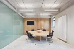 Rekonstrukce budovy okresního soudu Tübingenu od studia Dannien Roller Architekten