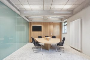Rekonstrukce budovy okresního soudu Tübingenu od studia Dannien Roller Architekten