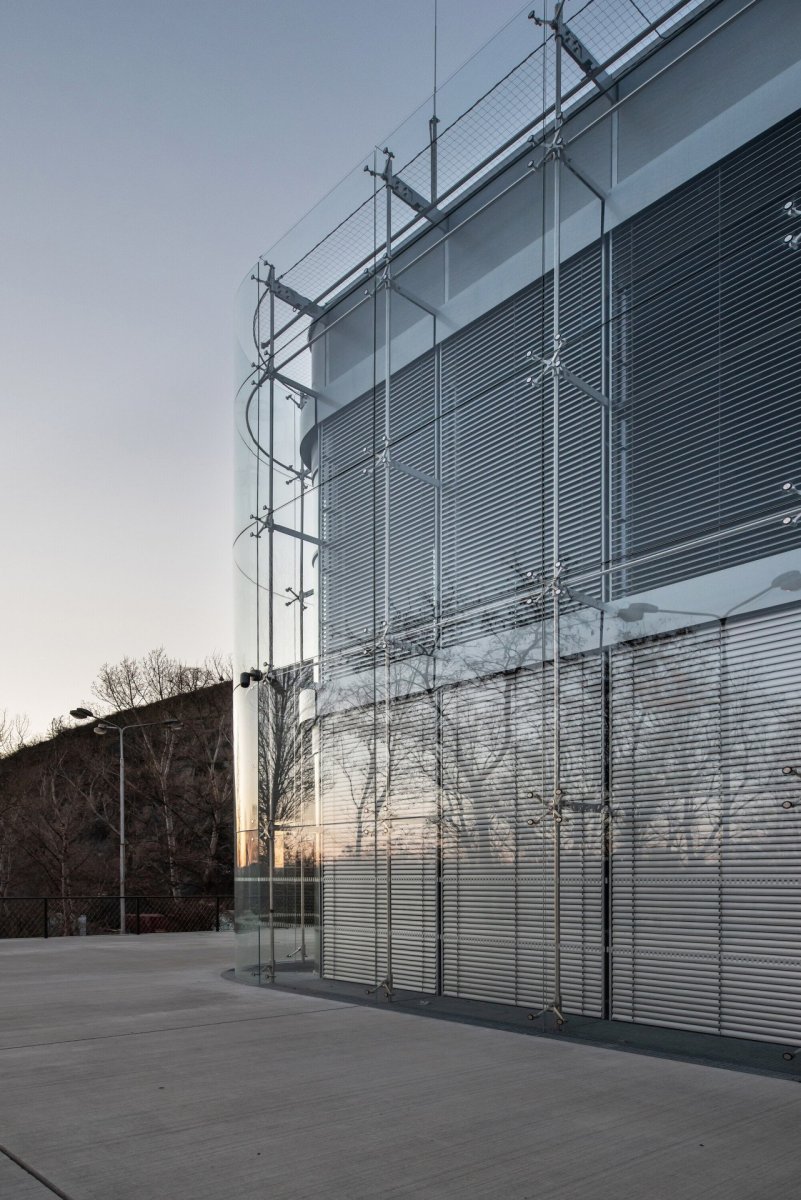 Přestavba menzy Koleje 17. listopadu na Fakultu humanitních studií UK v Praze od Kuba & Pilař architekti