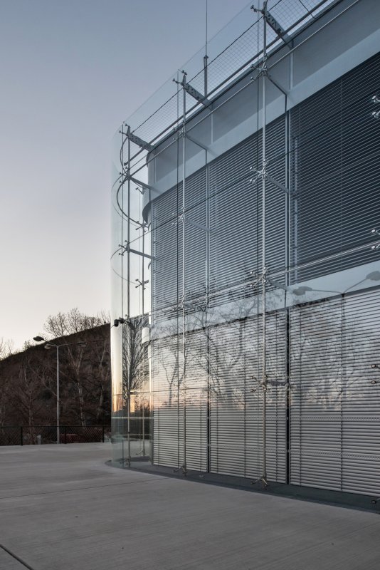 Přestavba menzy Koleje 17. listopadu na Fakultu humanitních studií UK v Praze od Kuba & Pilař architekti