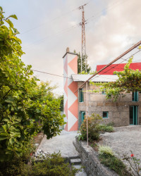 Malý dům s monumentální sprchou v Amarante, fala atelier