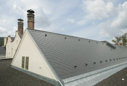 OC Pivovar Děčín, skládaná střešní krytina - ilustrační foto