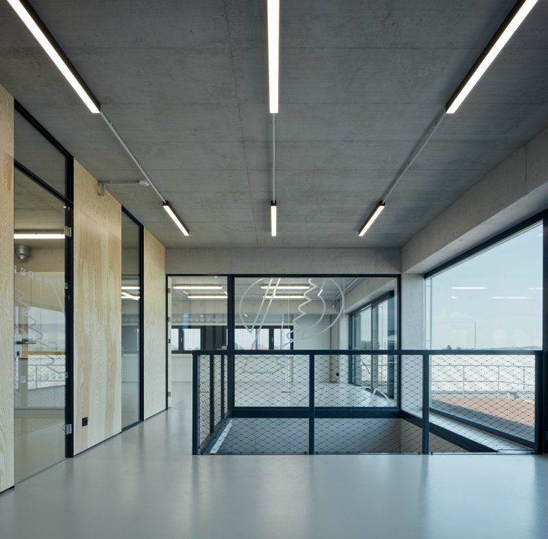 Výrobní a administrativní objekt firmy Pilana Karbid v Hulíně, Ellement architects