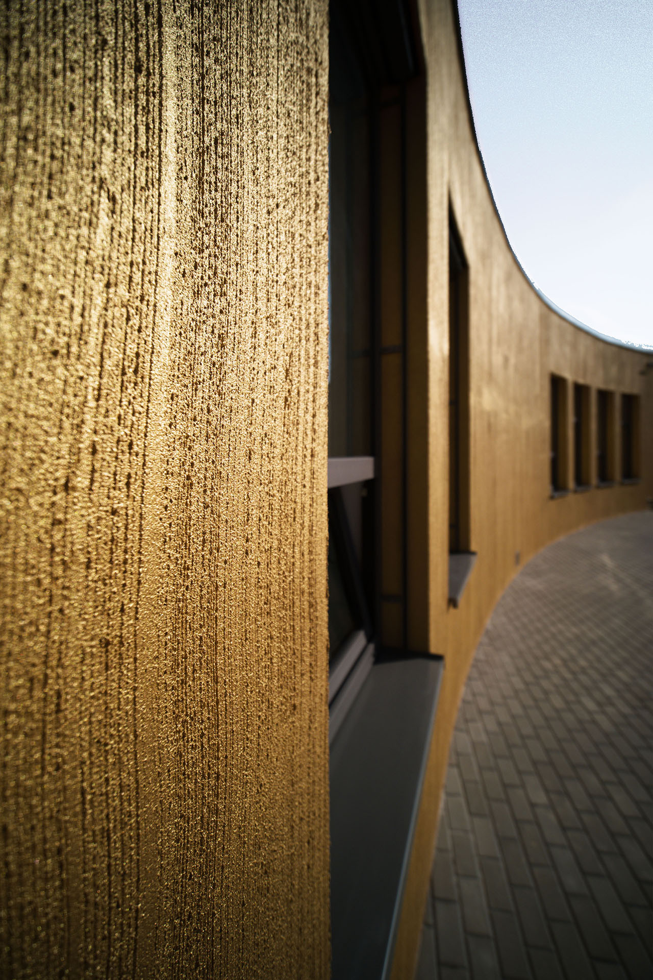 Studio Grulich architekti realizovalo v Líbeznicích pavilon základní školy.