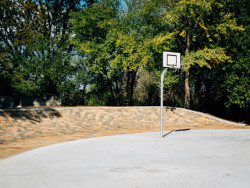 Volnočasový areál v Praze v Čakovicích, U / U Studio.