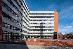 Nová budova ČVUT, ve které sídlí fakulta architektury, podle návrhu Aleny Šrámkové