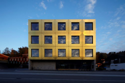 Hudební škola a knihovna ve Wolfurtu, Fink Thurnher Architekten