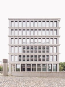 Administrativní budova na Hamburger Bahnhof 4 v Berlíně, Německo