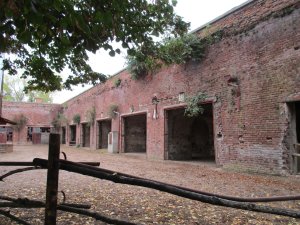 Oživení pevnosti Josefov, ateliér SVIŽN: IV. Bastion a východní kasematy před obnovou