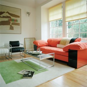 Společnost Aram Store dodnes prodává nábytek podle návrhu Eileen Gray