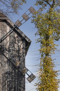 o4 architekci zrekonstruovali starý větrný mlýn v polském Lubartówě