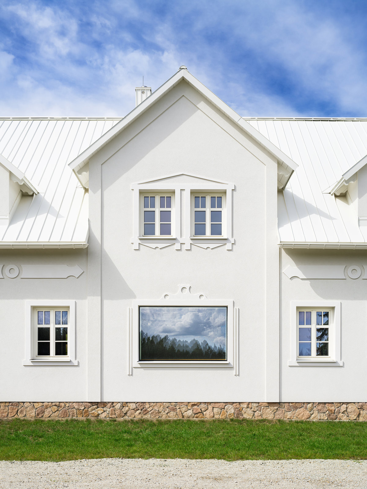 Původní objekt, který znova září. (Zářivý sudetský dům; No Architects)