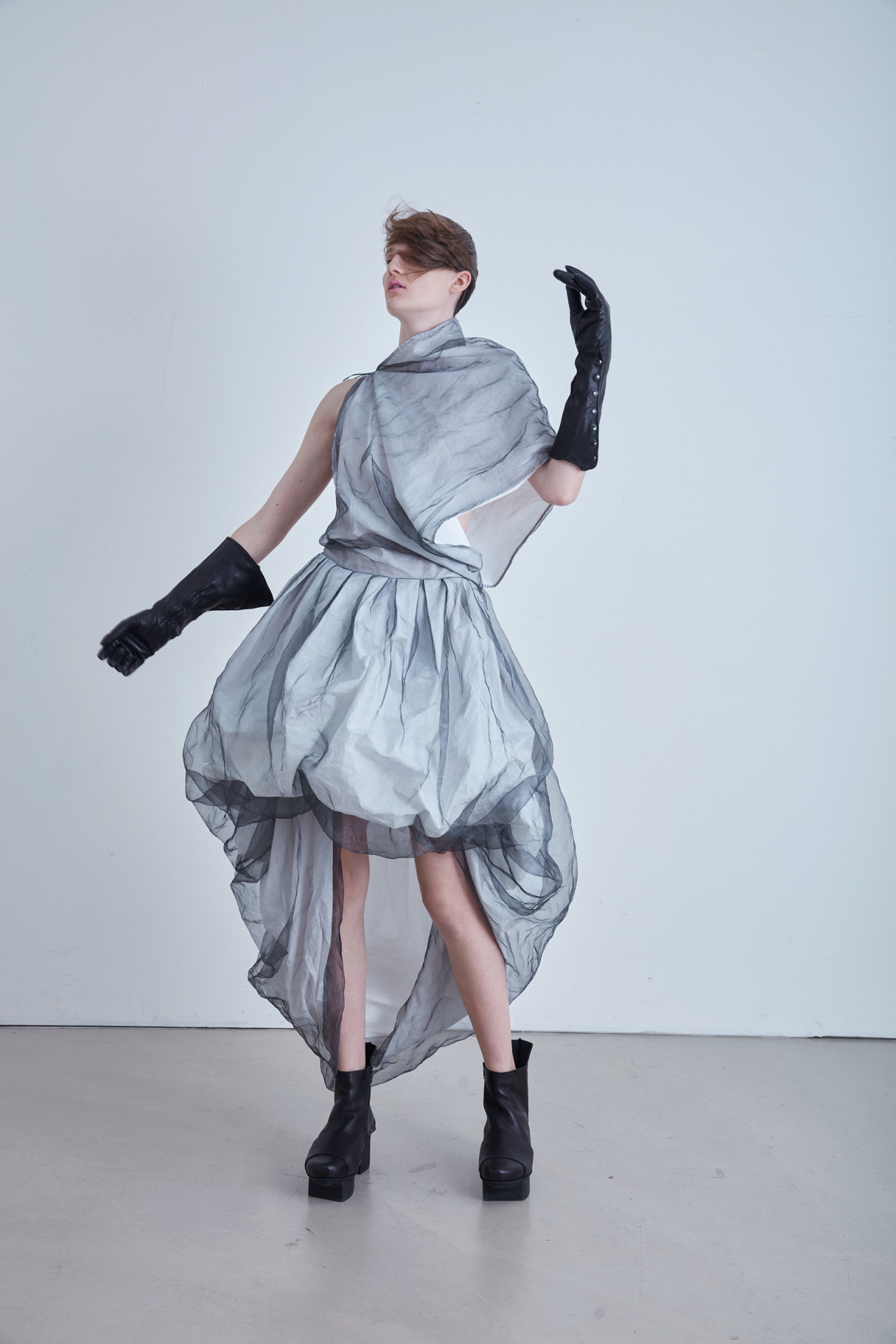 Zoltán Tóth / kolekce LABORA23 (spolupráce: Alexmonhart, SALONč4)