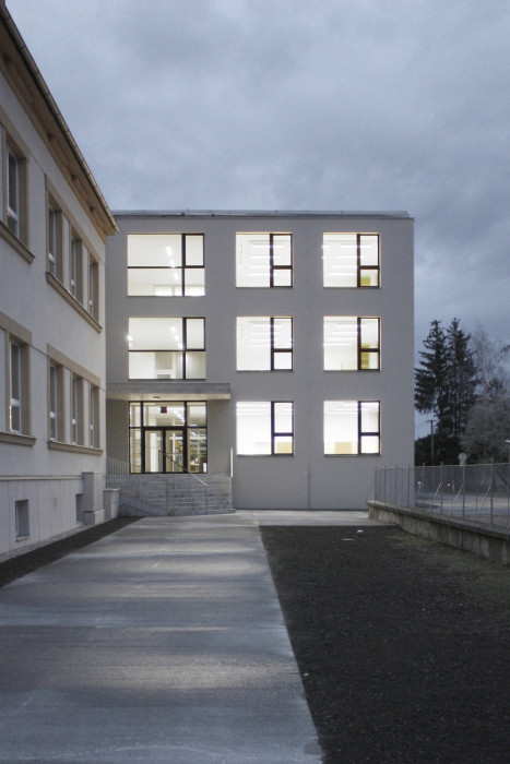 Základní škola Nezamyslice, Malý Chmel