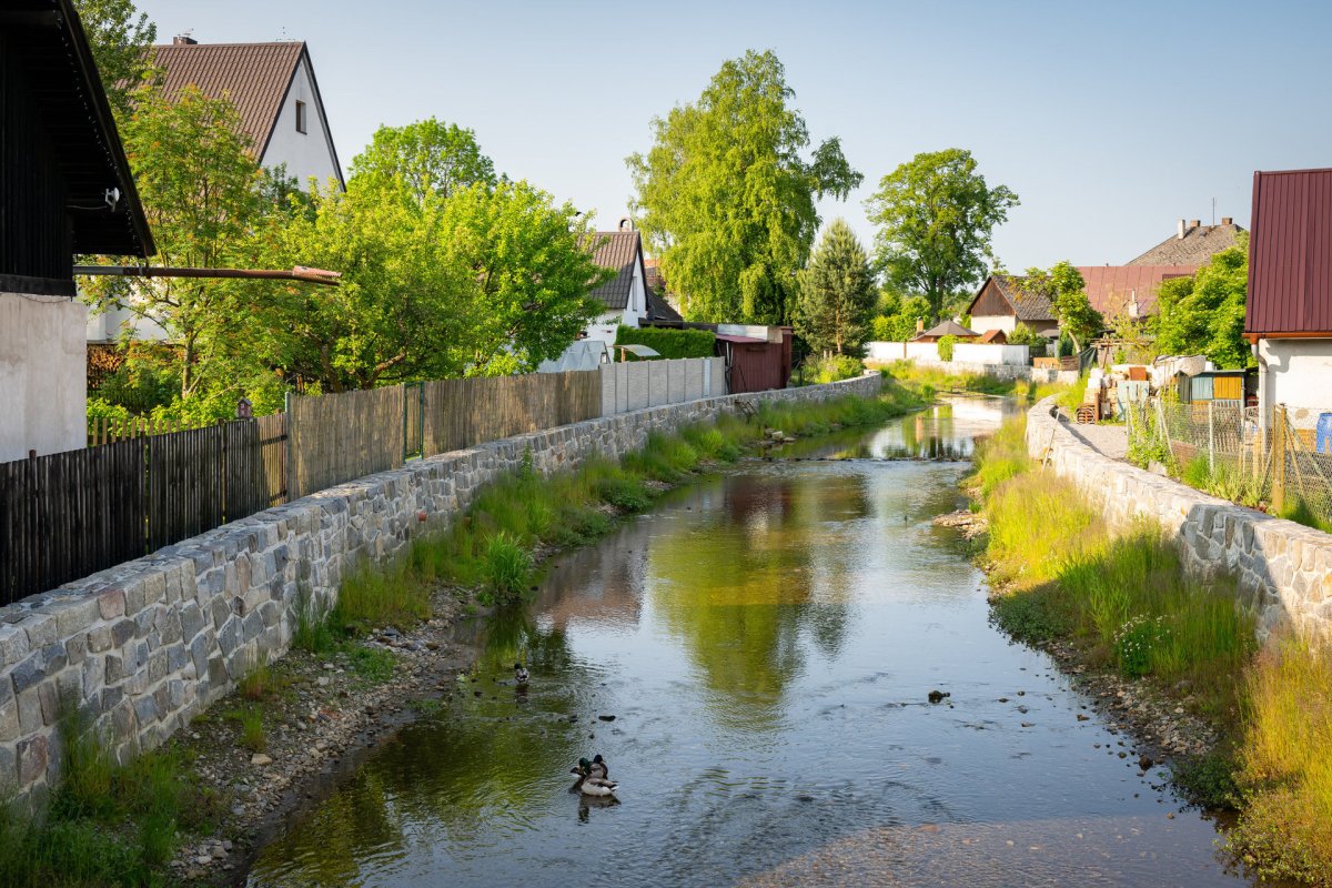 Navrácení Svratky do původního koryta v Herálci soutěží v kategorii Krajina.