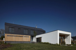 Mimosa, RD v Nučicích - foto