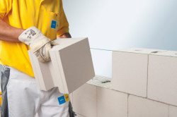 Vápenopískové tvárnice jsou vhodné u projektů s vyšší náročností na únosnost materiálu.