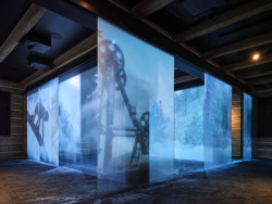 Jsou tu i prostory pro výstavy a promítání (Centrum Hořec; ADR)