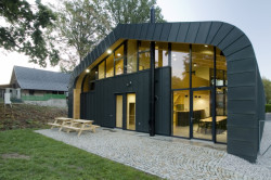 Hasičská zbrojnice Krásná Studánka, Vojtěch Šrut