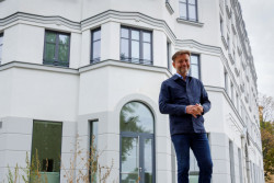 „Autor projektu, Ing. arch. Gustav Křivinka, vytvořil jednu z budoucích dominant vznikajícího brněnského bulváru a technologie Sto sehrály v celém příběhu klíčovou roli.“ 