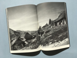 Tradiční japonské venkovské domy zachycené fotografem Yukio Futagawou v knize Minka 1955 Japanese Traditional Houses