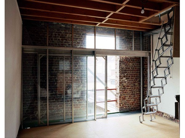 Materialita a přístup světla v domě pro umělkyni v Gentu, architecten de vylder vinck taillieu.