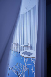 Průhled ze zákulisí (Provozovna v pasáži Černá růže, RDTH architekti)