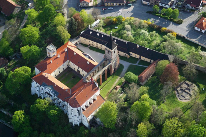 Obnova areálu Sázavského kláštera, Studio acht