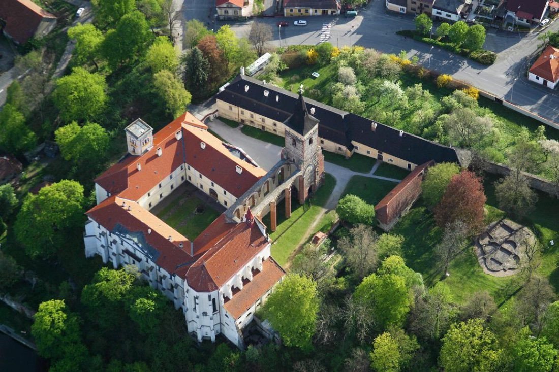 Obnova areálu Sázavského kláštera, Studio acht