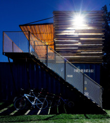 ARTIKUL architekti, ContainHotel - foto