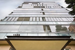 Rekonstrukce panelového domu v Rožnově, Holiš + Šochová architekti