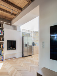 Architekt Marián Gombarček navrhl rekonstrukci rodinného domu v Bratislavě