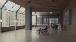 Raumschiff: Krátký poetický snímek se věnuje budově Velvyslanectví České republiky v Berlíně.