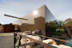 Designová vila od ateliéru de.fakto – pohled z ulice