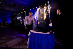 Nechyběl ani obrovský dort.