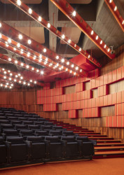 Simon Schnepp a Morgane Renou: fotografická série České velvyslanectví v Berlíně, 2021–2022