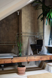 Rekonstrukce podkroví od studií totalbrutal a svobodová blaha